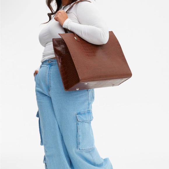 Brown Crocodile Pattern Tote Bag - Picture 5 of 9